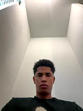 Snapshot of fuego01 chatting on 10/20/25, 03:23 fuego01 online show from 10/20/25, 03:23