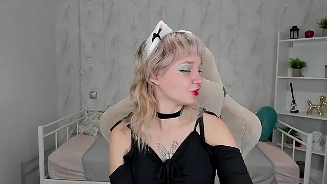 Tori Cutie online show from 10/08/25, 11:57