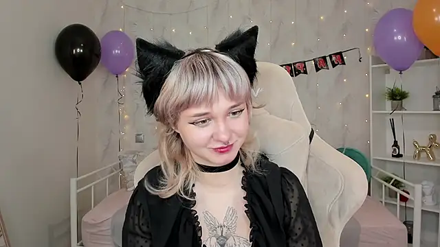 Tori Cutie online show from 10/23/25, 02:00