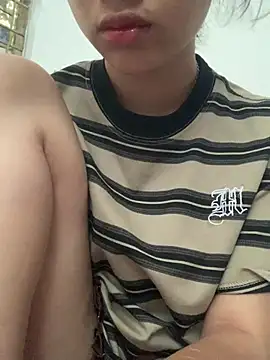 Nguyenha11 online show from 06/02/26, 08:49