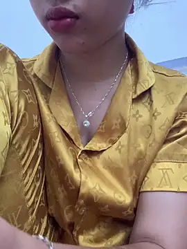 Nguyenha11 online show from 06/03/26, 06:49