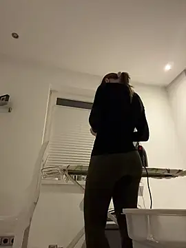 IsabellaEtha online show from 10/09/25, 09:13