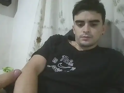 Snapshot of Rodrigo99_9 chatting on 04/16/26, 04:08 Rodrigo99 9 online show from 04/16/26, 04:08