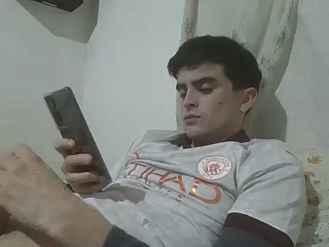 Snapshot of Rodrigo99_9 chatting on 05/19/26, 03:35 Rodrigo99 9 online show from 05/19/26, 03:35
