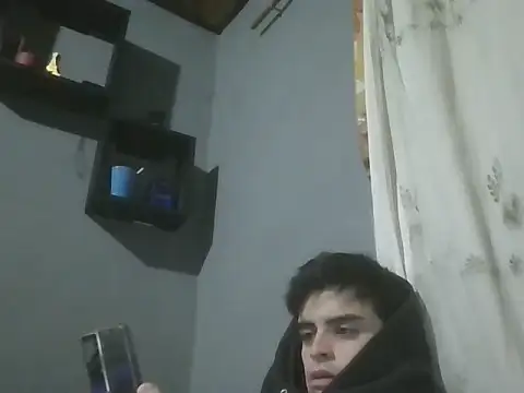 Snapshot of Rodrigo99_9 chatting on 06/15/26, 11:51 Rodrigo99 9 online show from 06/15/26, 11:51