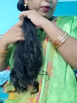 Snapshot of yelmaji91 chatting on 10/18/25, 05:43 yelmaji91 online show from 10/18/25, 05:43