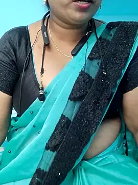 Snapshot of yelmaji91 chatting on 10/21/25, 05:08 yelmaji91 online show from 10/21/25, 05:08