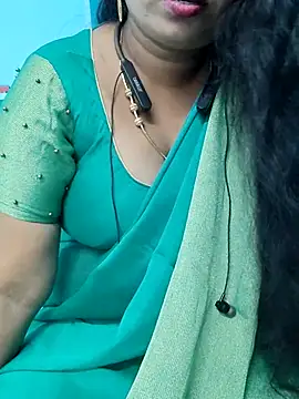 Snapshot of yelmaji91 chatting on 10/23/25, 05:18 yelmaji91 online show from 10/23/25, 05:18