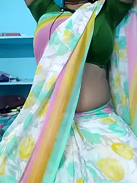 Snapshot of yelmaji91 chatting on 10/24/25, 04:42 yelmaji91 online show from 10/24/25, 04:42