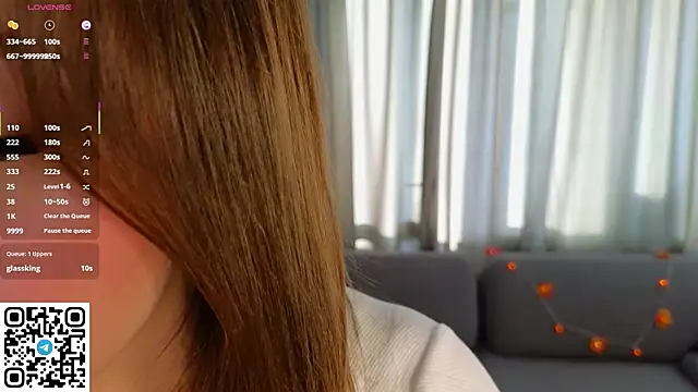 Snapshot of KristiGroune chatting on 11/08/25, 06:13 KristiGroune online show from 11/08/25, 06:13