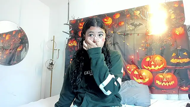 Snapshot of Ivy_nt chatting on 11/01/25, 01:02 Ivy nt online show from 11/01/25, 01:02