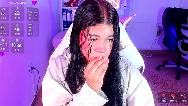 Snapshot of Ivy_nt chatting on 11/09/25, 12:47 Ivy nt online show from 11/09/25, 12:47