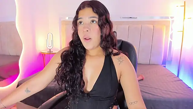 Snapshot of Ivy_nt chatting on 11/21/25, 10:14 Ivy nt online show from 11/21/25, 10:14