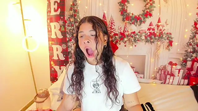 Snapshot of Ivy_nt chatting on 12/14/25, 12:54 Ivy nt online show from 12/14/25, 12:54