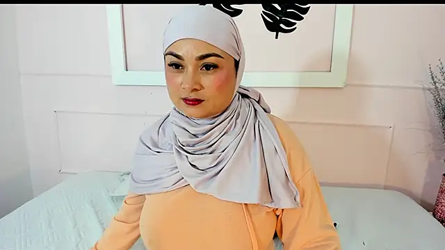 azaharaaa  online show from 09/23/25, 11:35