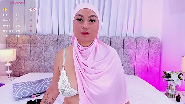 azaharaaa  online show from 05/02/26, 11:37