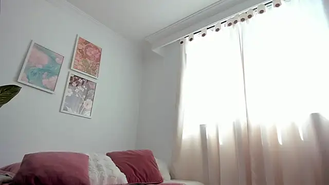 canelleGarces online show from 06/04/26, 06:25