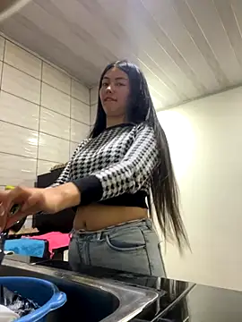 Snapshot of Tamygh_ chatting on 11/12/25, 11:36 Tamygh online show from 11/12/25, 11:36