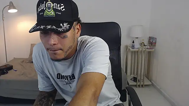 crow black00 online show from 09/24/25, 04:05