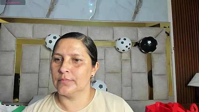 KikaDuque online show from 06/14/26, 07:05