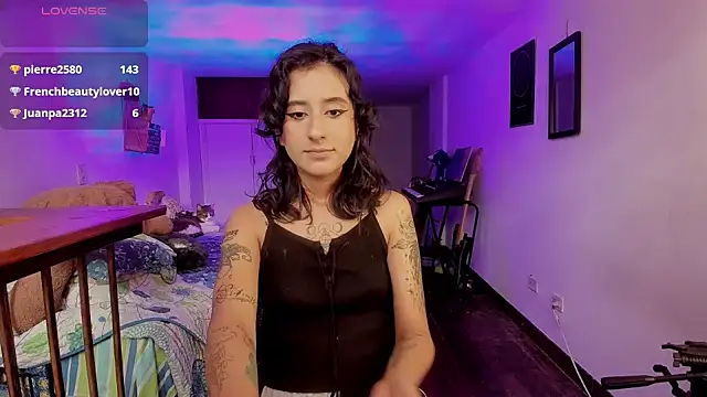 Snapshot of atenea_dragon__ chatting on 11/16/25, 08:47 atenea dragon online show from 11/16/25, 08:47