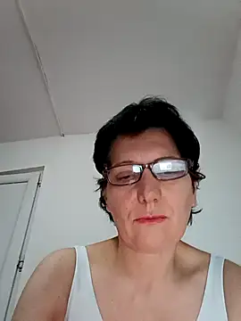 Vera Elle online show from 10/08/25, 02:14