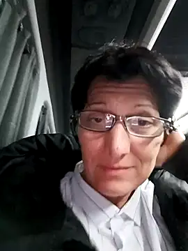 Vera Elle online show from 10/12/25, 04:22