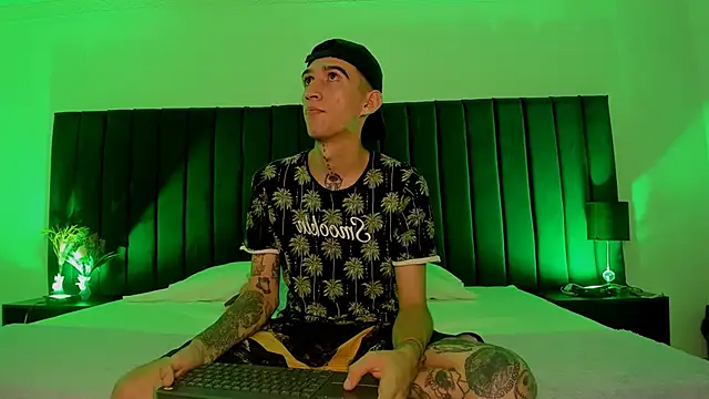 dominik thompson777 online show from 09/18/25, 02:35