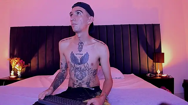 dominik thompson777 online show from 09/18/25, 09:17