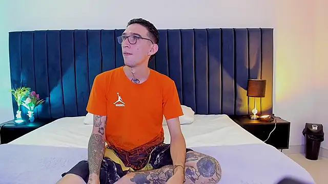 dominik thompson777 online show from 09/20/25, 03:40