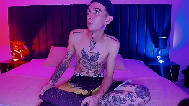 dominik thompson777 online show from 09/24/25, 04:16