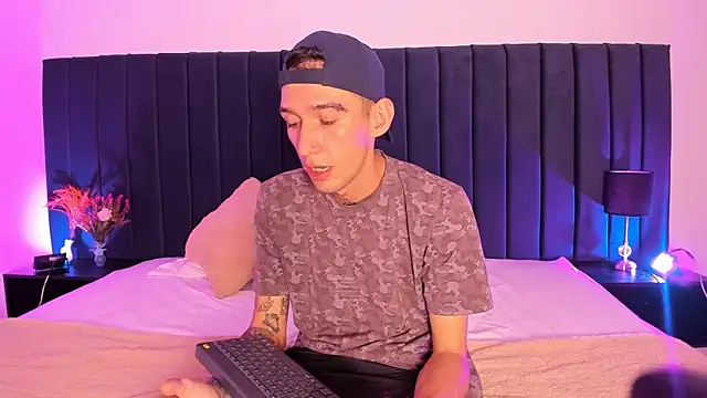 dominik thompson777 online show from 09/29/25, 05:23