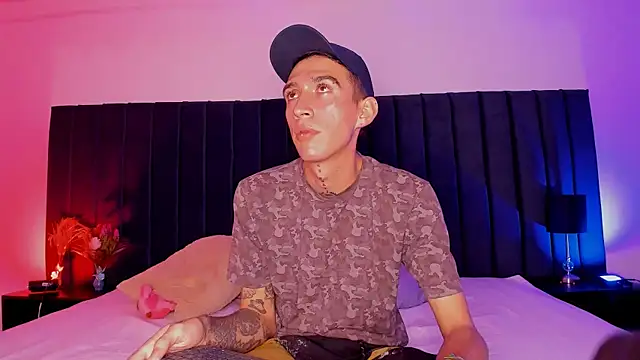 dominik thompson777 online show from 10/01/25, 05:13