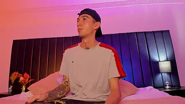 dominik thompson777 online show from 10/05/25, 03:16