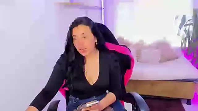 celeste bonnet1 online show from 10/27/25, 07:07