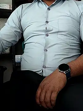 hunk28 6 online show from 11/23/25, 06:46