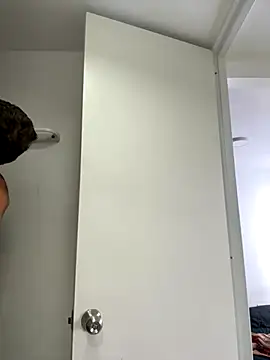 aronn tay online show from 10/29/25, 04:42