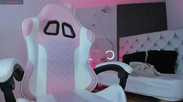 chloesagee online show from 10/22/25, 11:26