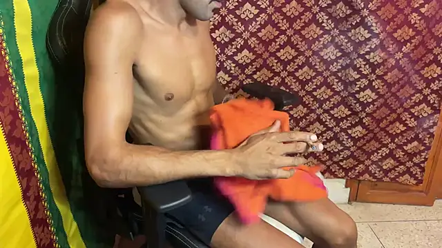 Snapshot of JUSTFORRICH chatting on 10/03/25, 07:05 JUSTFORRICH online show from 10/03/25, 07:05