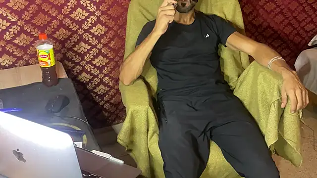 Snapshot of JUSTFORRICH chatting on 10/10/25, 08:52 JUSTFORRICH online show from 10/10/25, 08:52