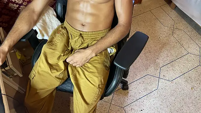 Snapshot of JUSTFORRICH chatting on 10/19/25, 11:00 JUSTFORRICH online show from 10/19/25, 11:00