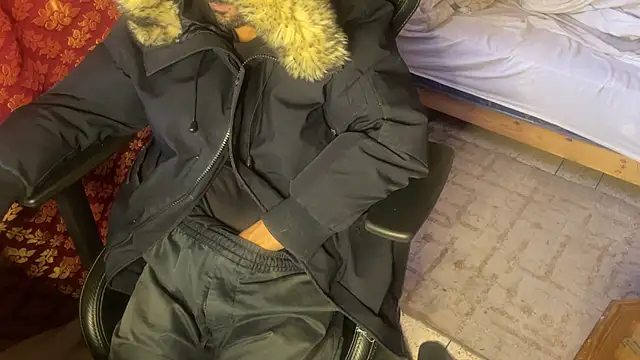 Snapshot of JUSTFORRICH chatting on 11/07/25, 11:43 JUSTFORRICH online show from 11/07/25, 11:43