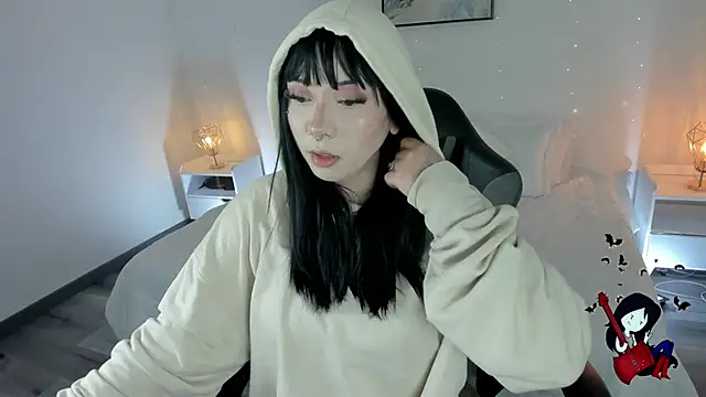 Snapshot of Noahcryptic chatting on 10/30/25, 06:04 Noahcryptic online show from 10/30/25, 06:04