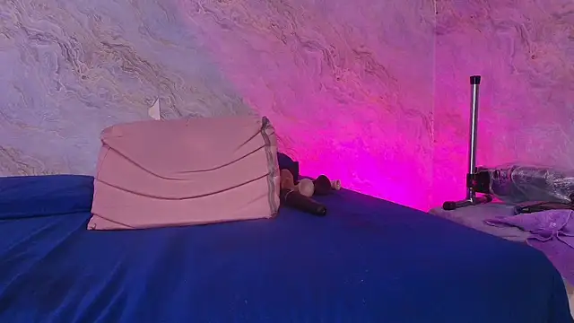 Snapshot of carol_juicyy chatting on 10/08/25, 07:33 carol juicyy online show from 10/08/25, 07:33