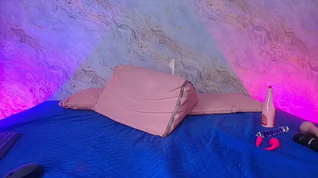 Snapshot of carol_juicyy chatting on 10/22/25, 07:13 carol juicyy online show from 10/22/25, 07:13