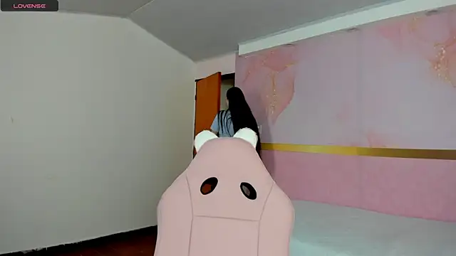 milk candy18 online show from 09/30/25, 12:43