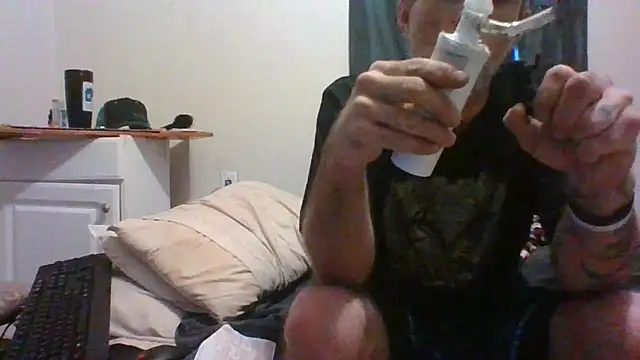 Snapshot of jarjar83 chatting on 11/15/25, 09:50 jarjar83 online show from 11/15/25, 09:50