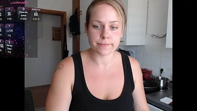 Snapshot of NinaBluex chatting on 07/20/26, 05:15 NinaBluex online show from 07/20/26, 05:15