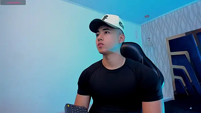 Snapshot of Draven_Marceaux chatting on 11/06/25, 11:22 Draven Marceaux online show from 11/06/25, 11:22