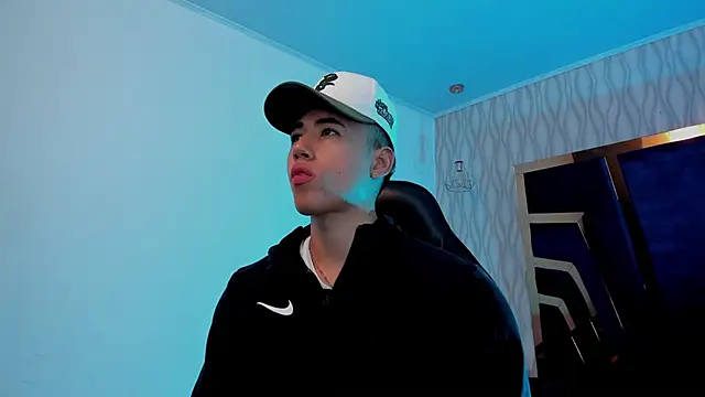 Snapshot of Draven_Marceaux chatting on 11/12/25, 11:21 Draven Marceaux online show from 11/12/25, 11:21